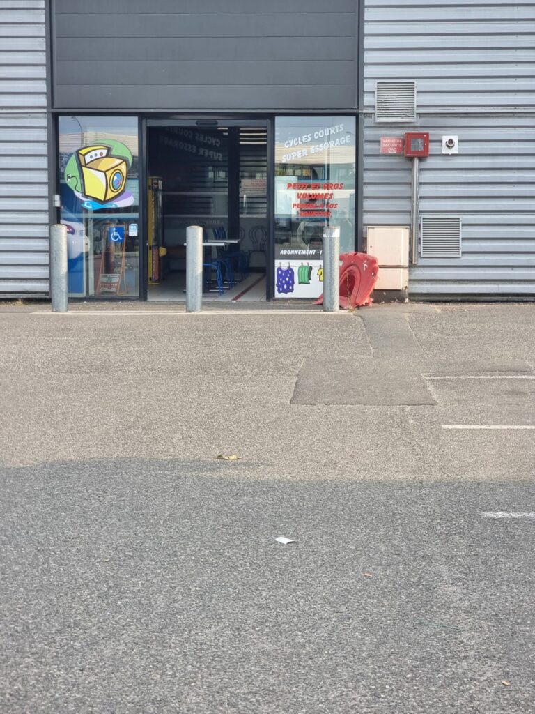 Extérieur de la Laverie du Castelet aux Minimes à Toulouse
